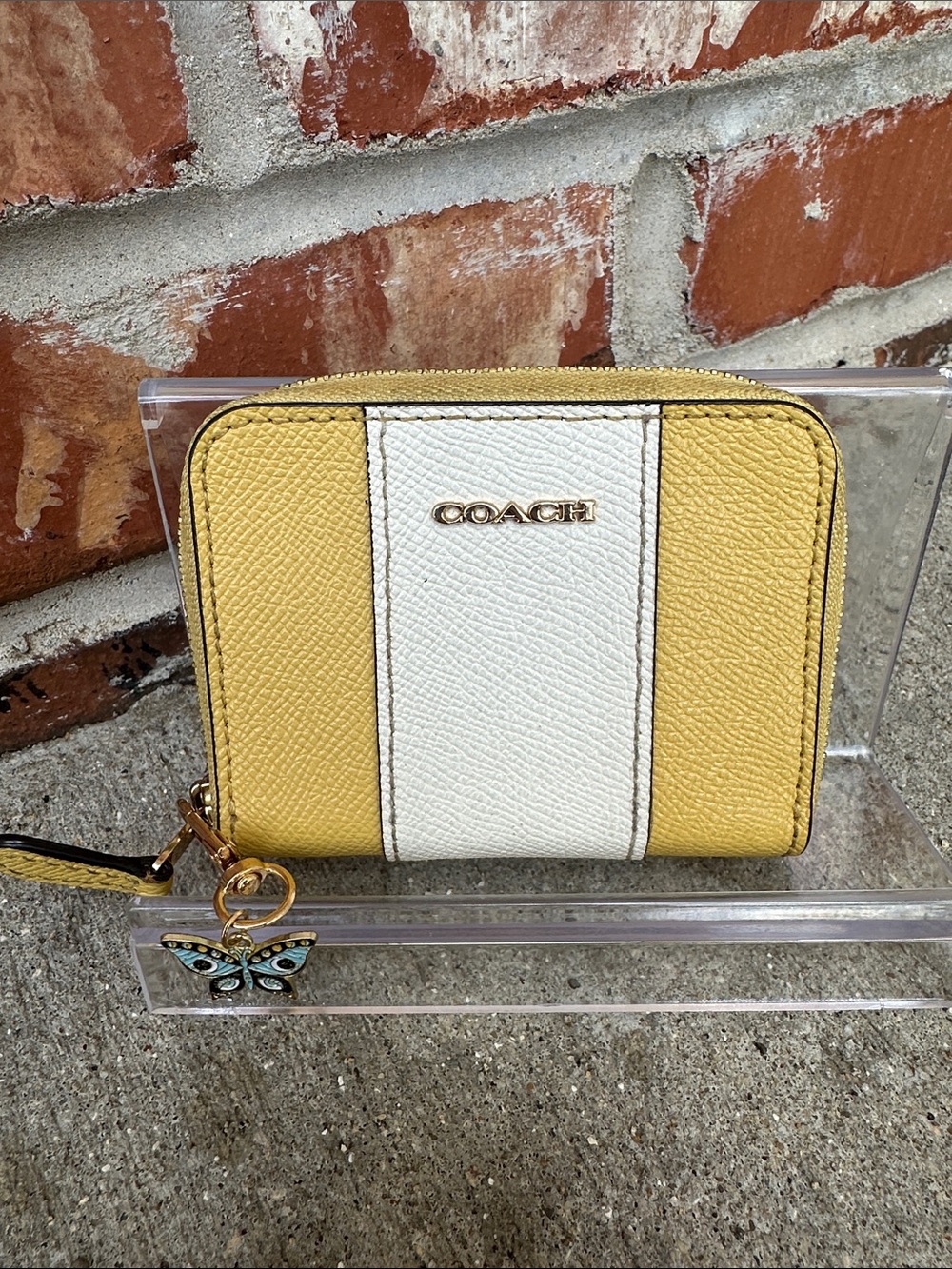 Coach Small Zip Around Card Holder- NWOT